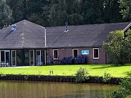 Well Furnished Home for Groups with Dishwasher near Water