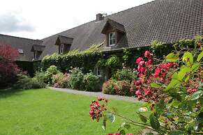 Chalet Near Lake and Pool in Quend-plage