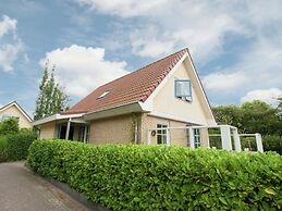 Holiday Home in Schoorl with Fenced Garden near Dunes