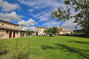 Cottage in Urbania With Pool & Terrace