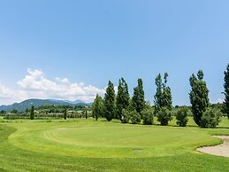 Agriturismo with Pool near Golf Course & Salò