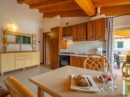 Agriturismo with Pool near Golf Course & Salò