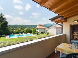 Agriturismo with Pool near Golf Course & Salò