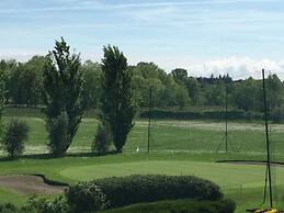 Agriturismo with Pool near Golf Course & Salò