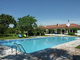 Attached Quaint Farmhouse in Montemor-o-novo With Swimming Pool