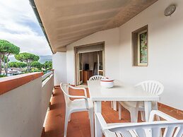 Scenic Holiday Home in Giannella near Beach