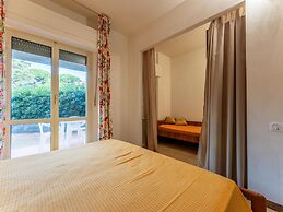 Scenic Holiday Home in Giannella near Beach