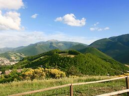 Farmhouse With a Magnificent Panorama, Swimming Pool, Near Cagli