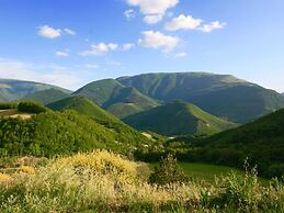 Farmhouse With a Magnificent Panorama, Swimming Pool, Near Cagli