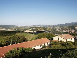Farmhouse With a Magnificent Panorama, Swimming Pool, Near Cagli