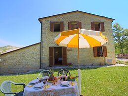 Villa ad Apecchio con Giardino
