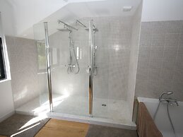 Luxurious Villa in Pont-aven With Private Pool