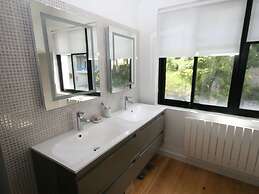 Luxurious Villa in Pont-aven With Private Pool