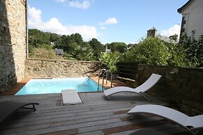 Luxurious Villa in Pont-aven With Private Pool