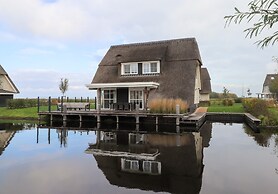 Lakeside Villa With Terrace