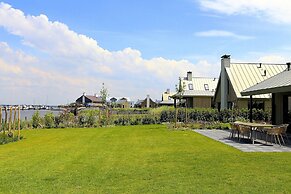 Villa Oesterdam Deluxe Sleeps 8