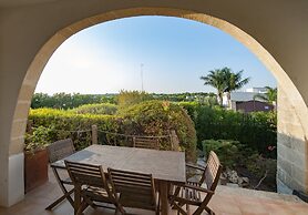 Apartment in Salento With Sea View & Pool