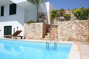 Apartment in Salento With Sea View & Pool