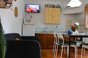 Excellent Cottage in Santa Comba With Communal Swimming Pool