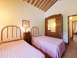 Rustic Farmhouse in Terricciola