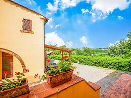 Rustic Farmhouse in Terricciola