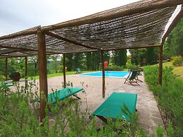 Quaint Cottage With Pool