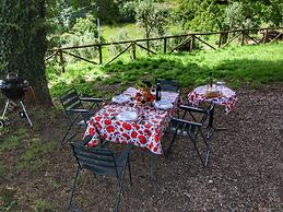 Quaint Cottage With Pool