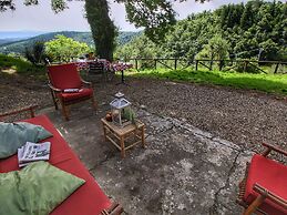 Quaint Cottage With Pool