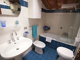 Quaint Cottage With Pool