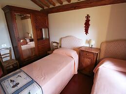 Quaint Cottage With Pool