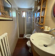 Detached Cottage With Swimming Pool