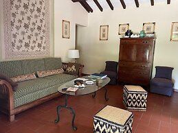 Detached Cottage With Swimming Pool