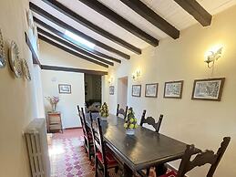 Detached Cottage With Swimming Pool