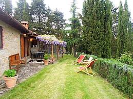 Detached Cottage With Swimming Pool