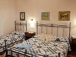 Farmhouse With Swimming Pool in the Marche