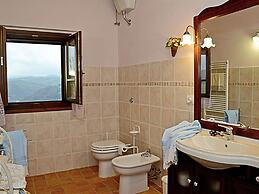 Farmhouse With Swimming Pool in the Marche