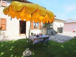 Farmhouse With Swimming Pool in the Marche