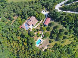 Cottage in Marche With Pool and Forest Views