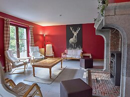 Spacious Holiday Home in Anhee Belgium