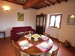 Authentic Farmhouse with Pool, Hot Tub, Playground, Garden