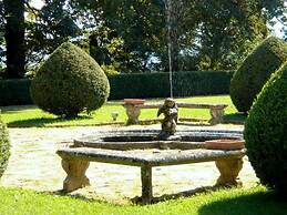 Belvilla by OYO Apartment in Castle With Garden