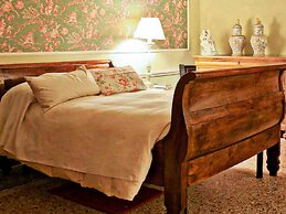 Belvilla by OYO Apartment in Castle With Garden