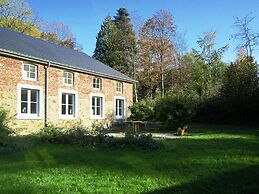 Castle Wing Situated in the Heart of a Quiet