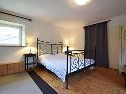 Castle Wing Situated in the Heart of a Quiet