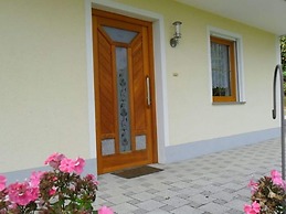 Holiday Flat With Swimming Pool in Prackenbach