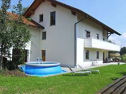 Holiday Flat With Swimming Pool in Prackenbach