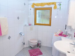 Holiday Flat With Swimming Pool in Prackenbach