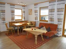 Holiday Flat With Swimming Pool in Prackenbach