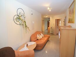Holiday Flat With Swimming Pool in Prackenbach