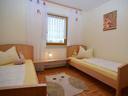 Holiday Flat With Swimming Pool in Prackenbach